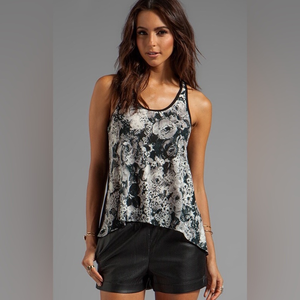 Whetherly Vintage Floral black and white Tank‎ Top